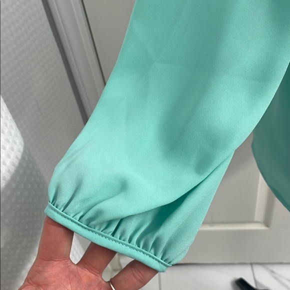Boutique Lovely Day Blouse Sea Foam Green 3/4 Sleeve Has Beautiful Bow Detail - Picture 5 of 5